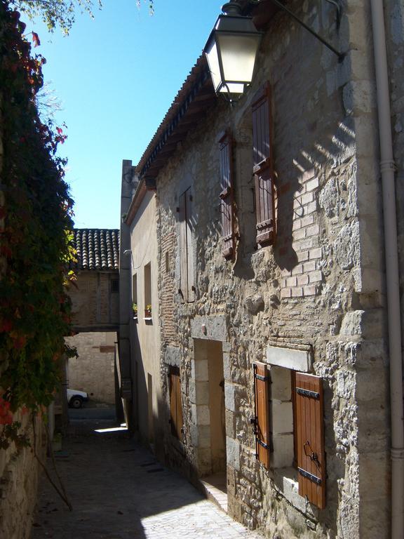 Petit Gite Des Augustins Monflanquin Exterior photo