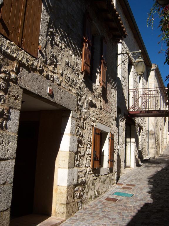 Petit Gite Des Augustins Monflanquin Exterior photo